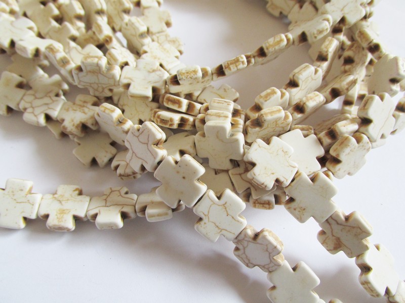 (image for) Off white cross beads #HU14-1244